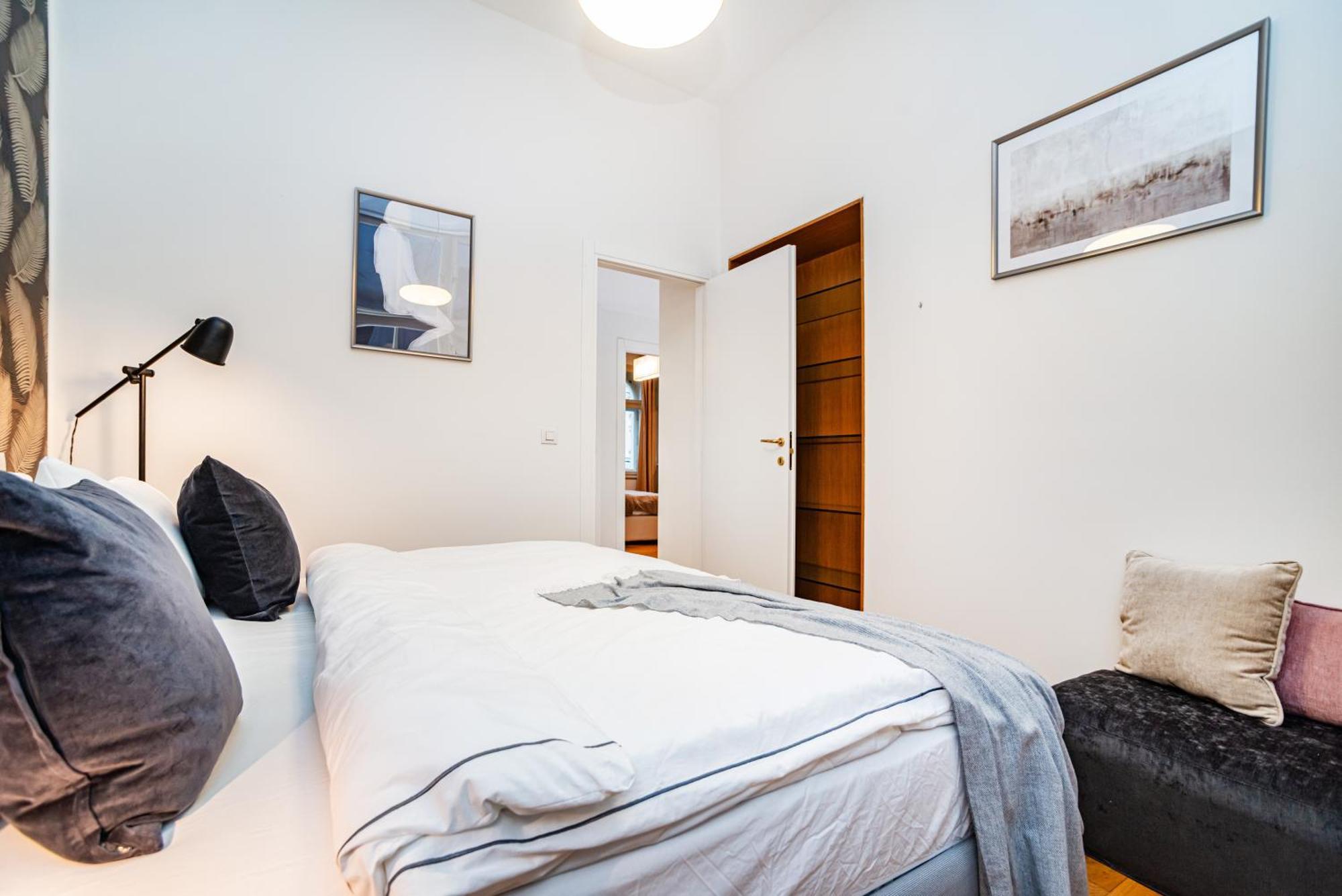 Large And Stylish In Lejlighed Prag